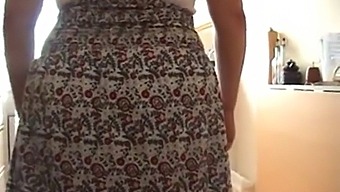 Bà Già Anh Quốc Trả Tiền Để Ngửi Và Handjob Trong Video Tự Làm