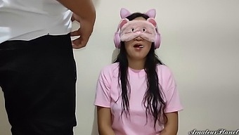 สาวไร้เดียงสากลายเป็นคนติดใจที่จะให้ความสุขทางปากและฉันจัดการเธอเพื่อเอาอวัยวะเพศของฉันในปากของเธอ
