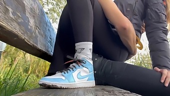 De Openbare Pov-Ervaring Van Een Amateurtiener Met Een Blonde Bom