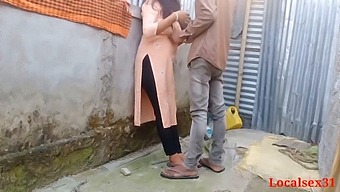 Những Cô Gái Nông Thôn Có Tình Dục Ngoài Trời Trên Cánh Đồng